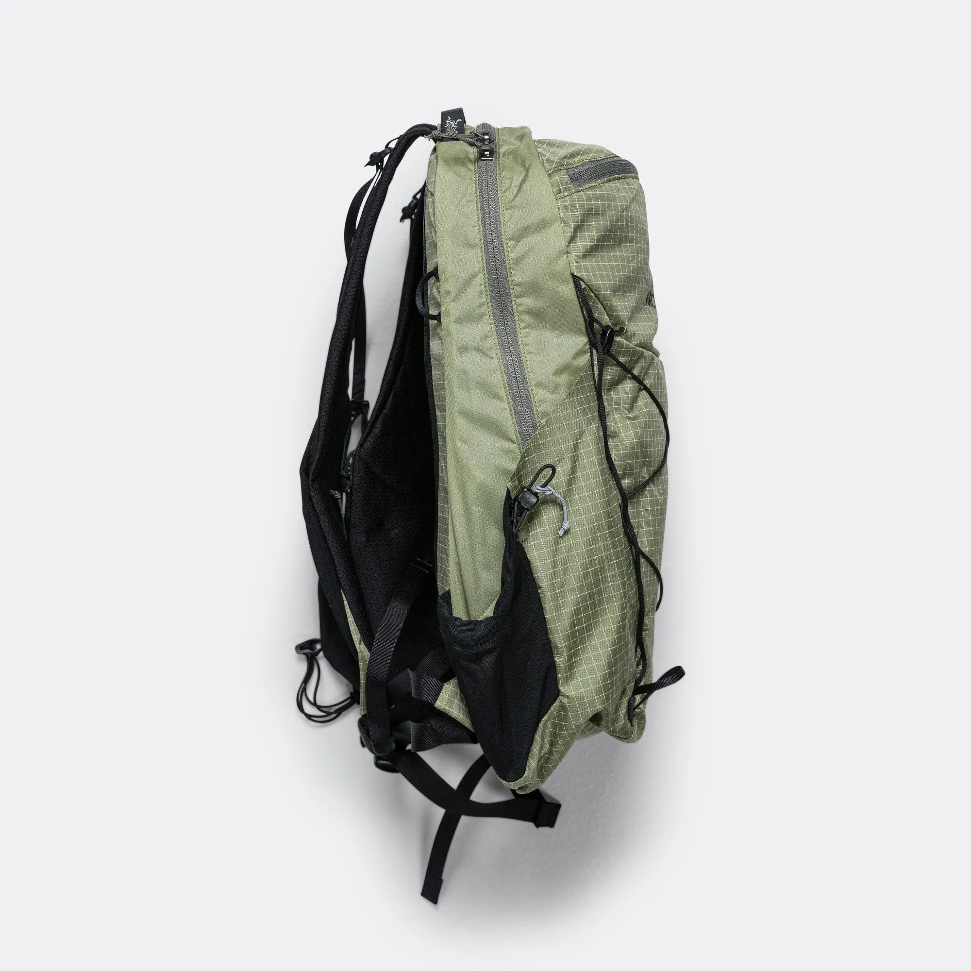 Versatile Aerios 18 Chloris/Forage Backpack for Outdoor Adventures